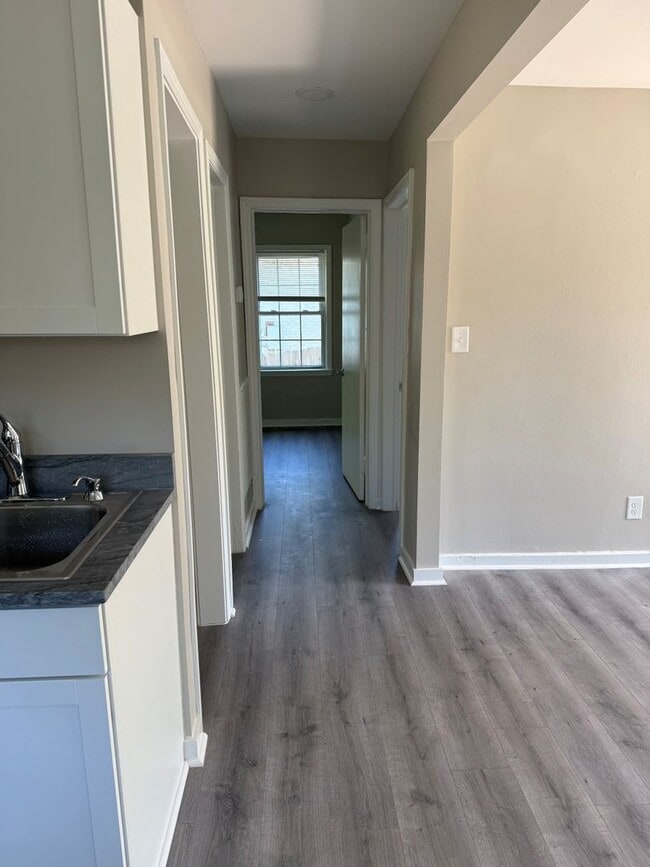 Foto del edificio - Two Bedroom 1 Bathroom House