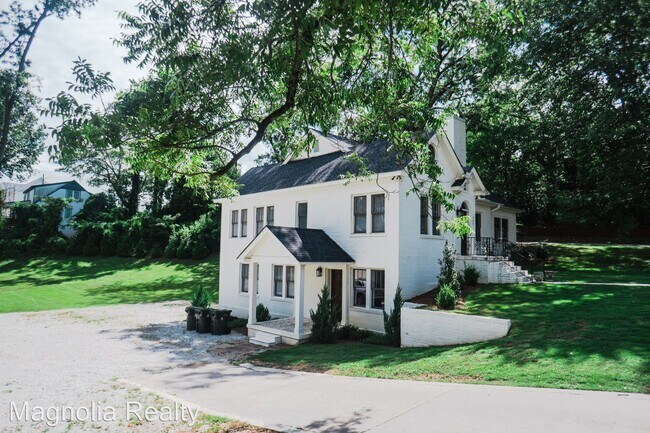 Building Photo - 5 br, 4 bath House - 342 E. Magnolia Ave