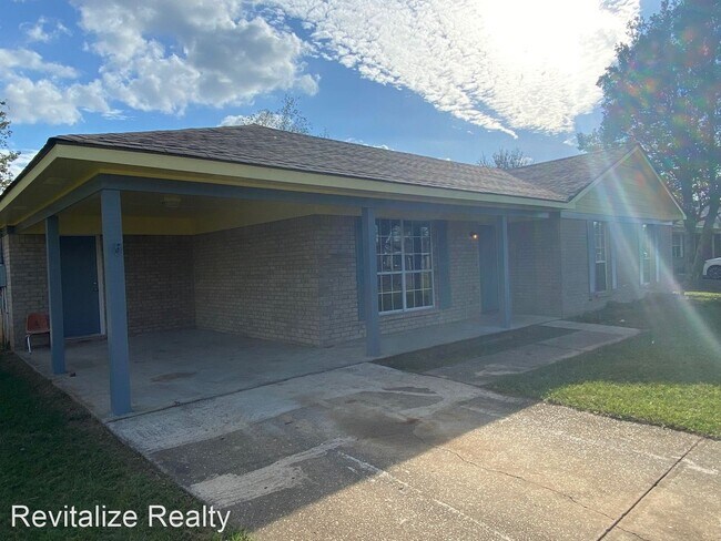 Building Photo - 3 br, 1.5 bath House - 76 Mayfair Ln