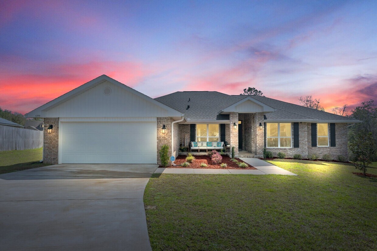 Primary Photo - 5771 Dogwood Dr E