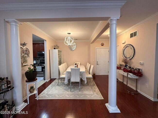 Foto del edificio - 112 Regency Ct