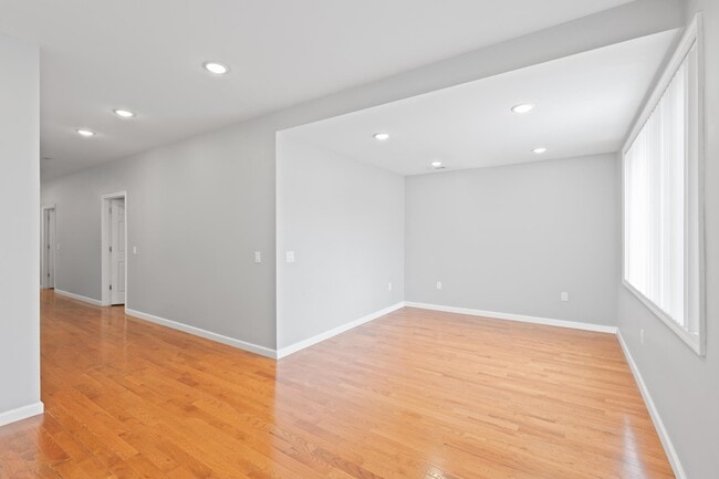 Building Photo - 164 Avenue B