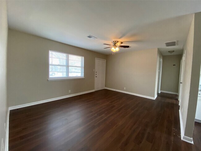 Foto del edificio - 712 Juno Ln