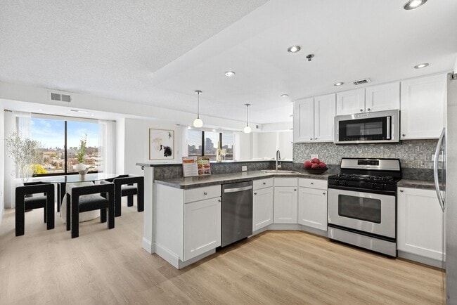 Foto del edificio - 700 1ST St