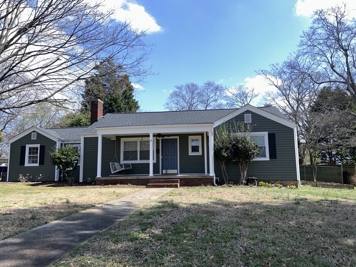 Primary Photo - 9 Sewanee Ave