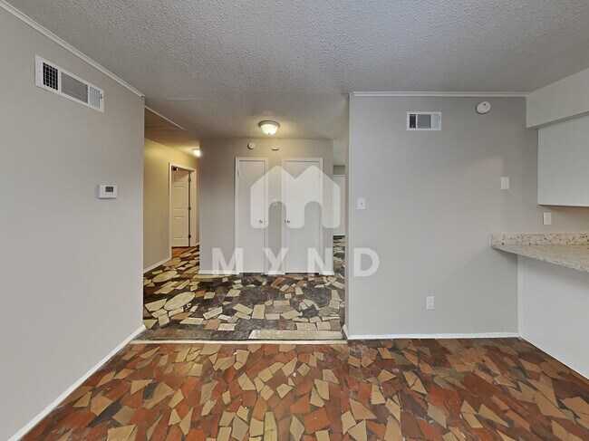 Foto del edificio - 4383 Melwood St