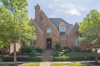 Building Photo - 5000 Dickens Ln