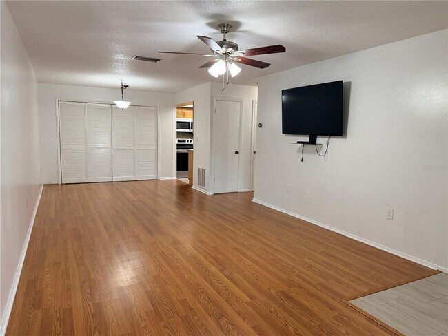 Building Photo - 540 Cascade Cir