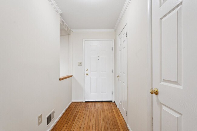 Foto del edificio - Move-in Ready Townhome in Ashburn Village!