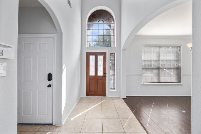 Foto del edificio - 1946 Hawthorne Brook Ln