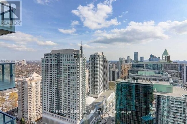 Photo du bâtiment - 5168 Yonge St