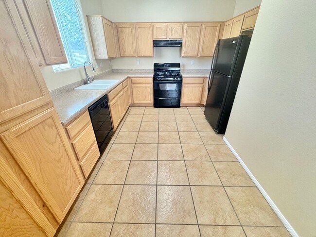 Foto del edificio - CHARMING 3 BEDROOM TWO STORY HOME