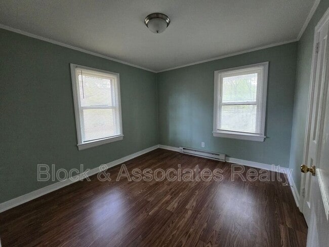 Foto del edificio - 1703 E Gate City Blvd