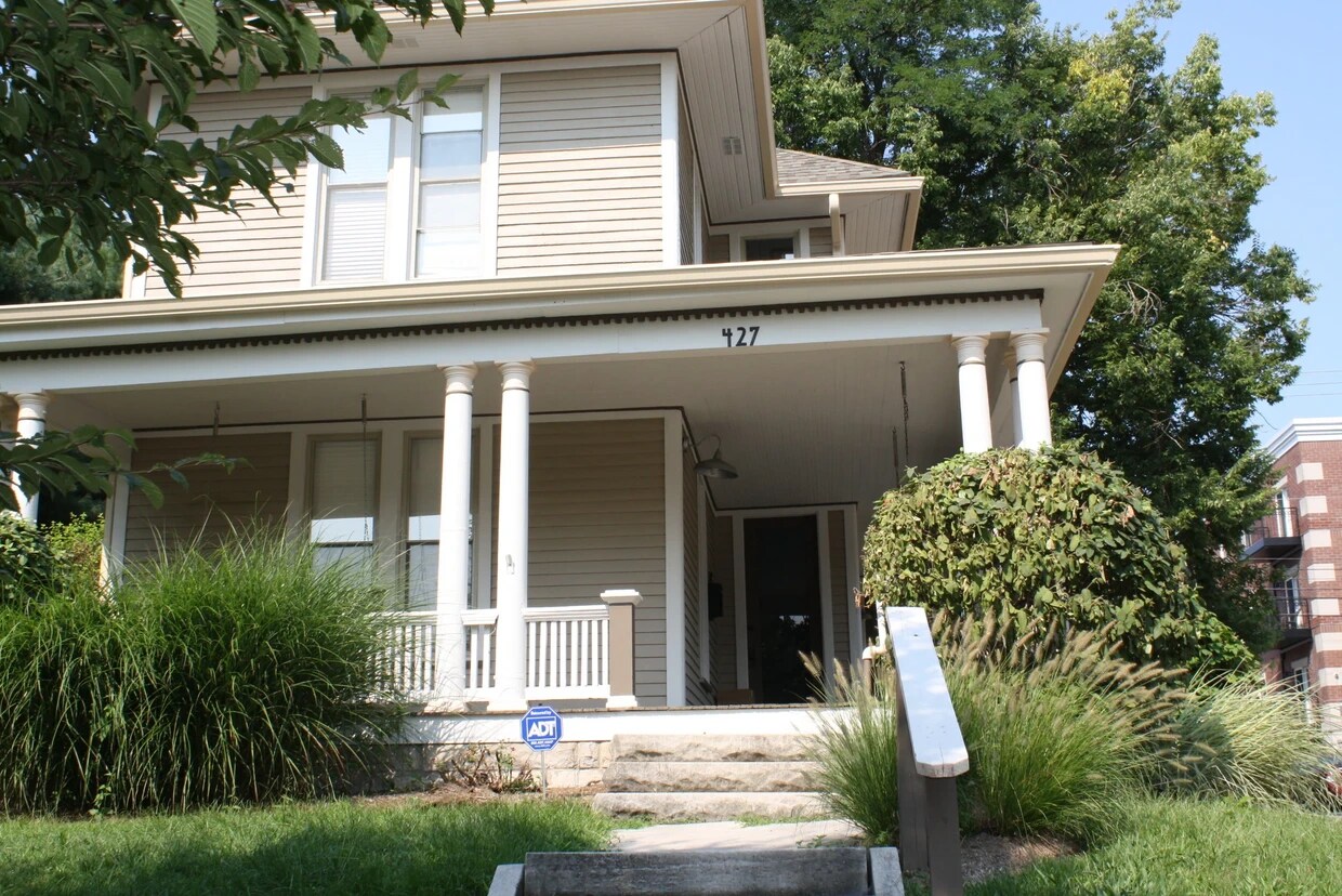Foto principal - 427 N Washington St