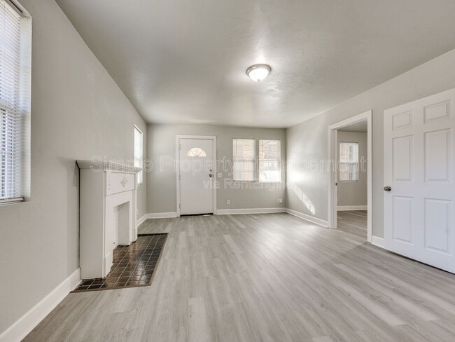 Foto del edificio - 1839 N Gatewood Ave