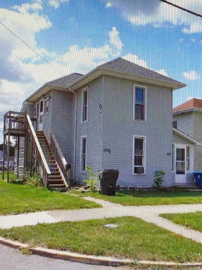 Building Photo - 619 E High St