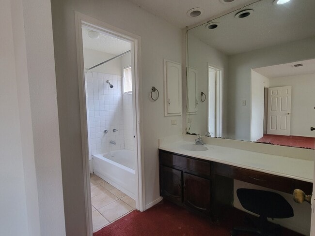 Building Photo - 11651 Woodbuck Trail