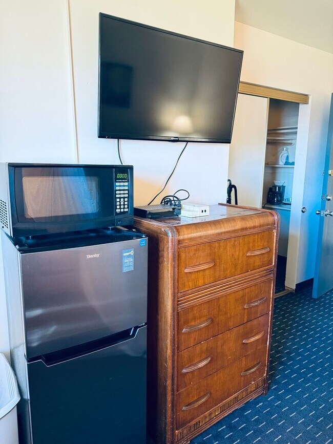 Foto del edificio - Furnished Efficiency Near Hospitals and Downtown