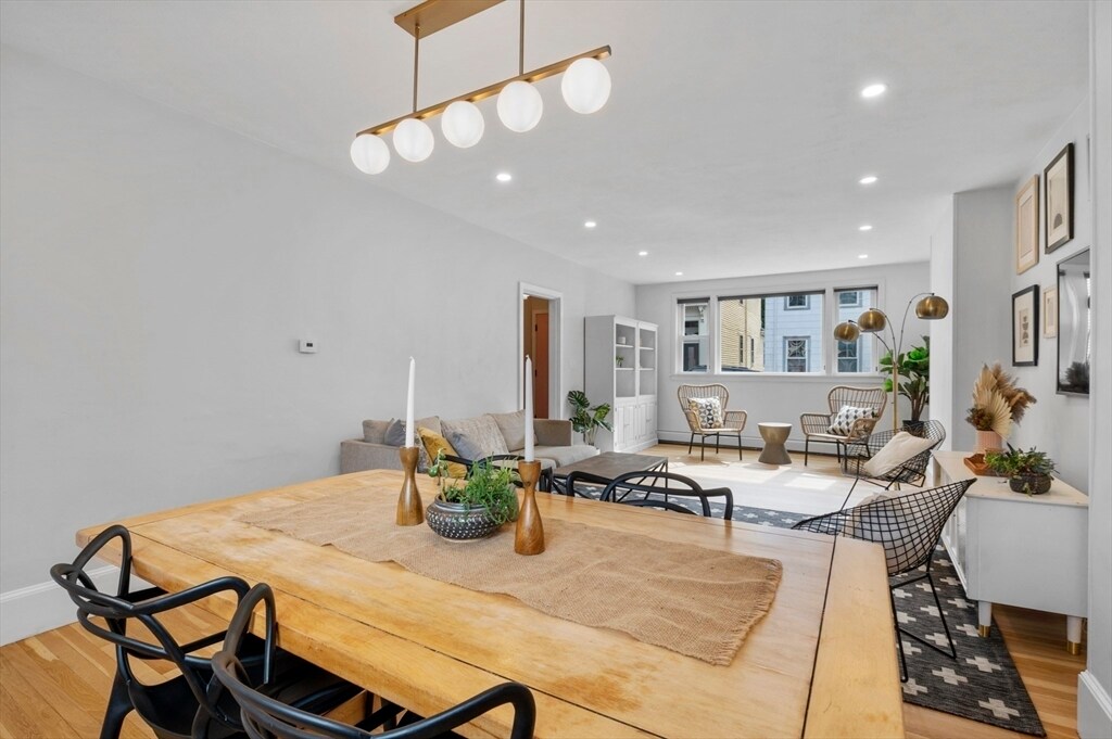 Foto principal - 137 Otis St