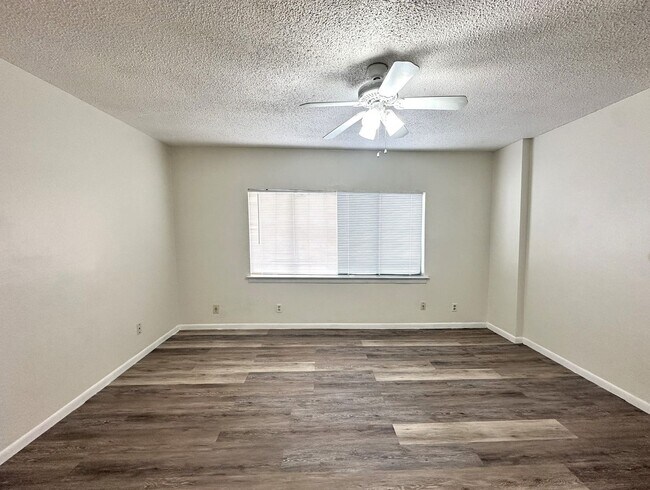 Foto del edificio - Starwest Condos #104