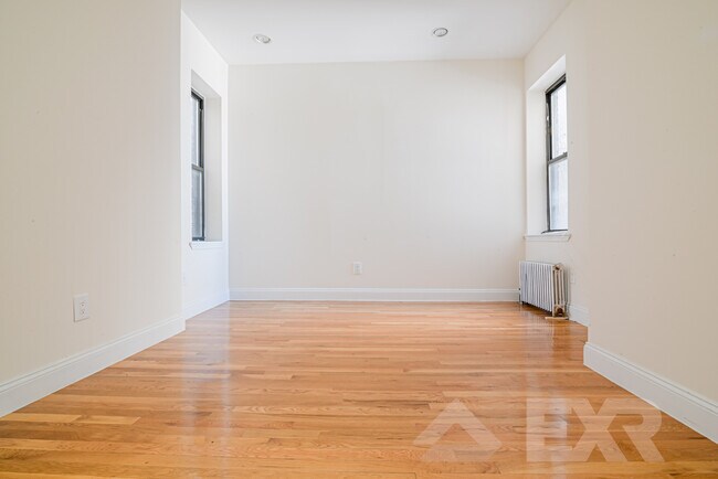 Foto del edificio - 433 Rogers Ave