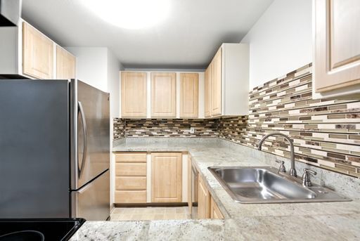 Foto del edificio - Kirkland Place Condominium