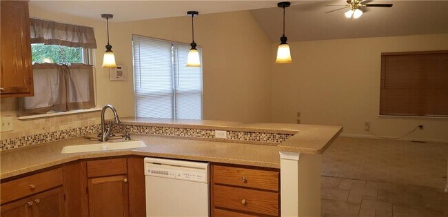 Building Photo - 10811 Pimlico Cir
