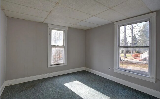 Building Photo - 1441 W Macon St