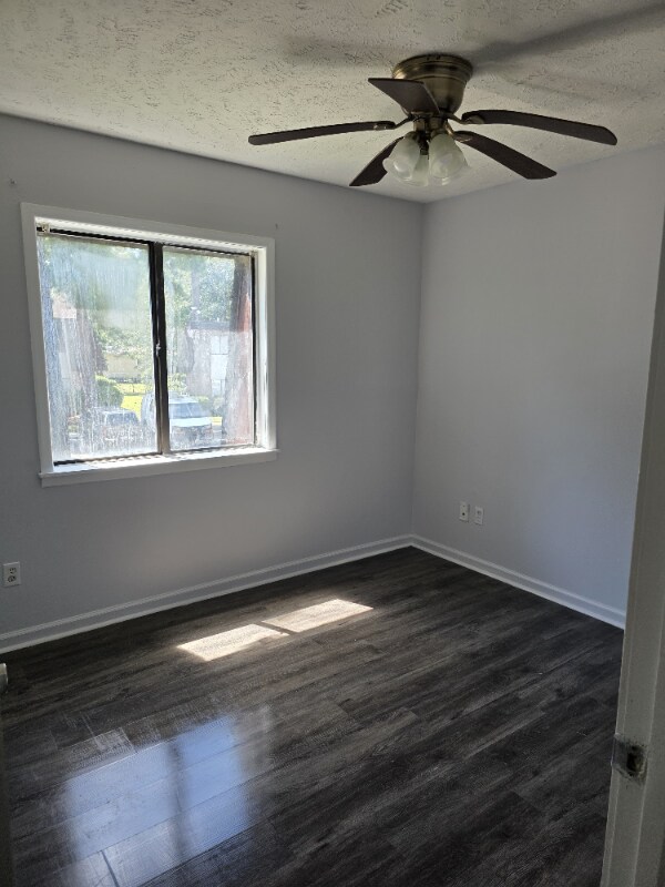 Foto del edificio - 615 Carter Ln