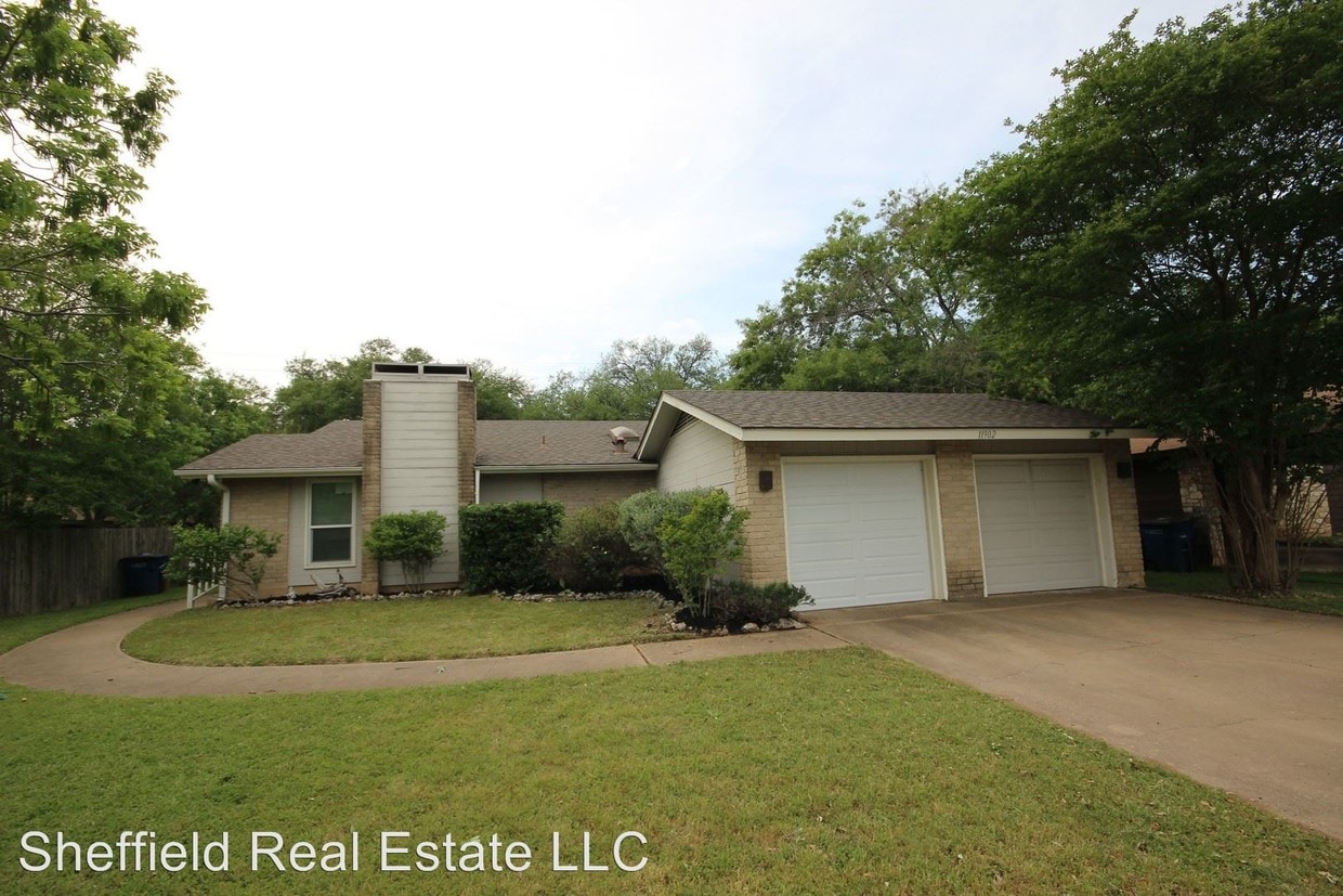 Primary Photo - 11902 Broad Oaks Dr