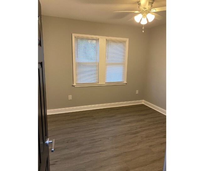 Foto del edificio - 5019 Belair Rd