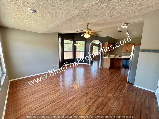 Foto del edificio - 3030 W Sawmill Spring Trail