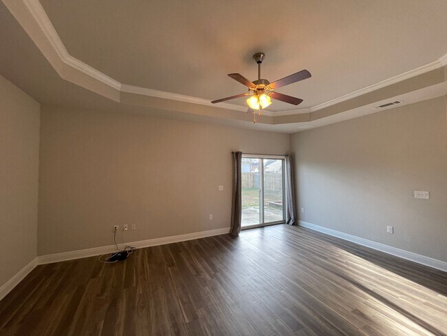 Foto del edificio - Spacious 4 Bedroom