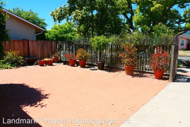 Foto del edificio - 4 br, 2 bath House - 874 September Drive