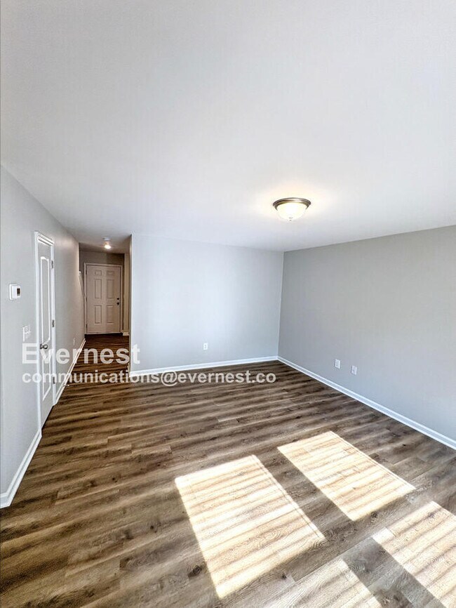 Building Photo - 15 Sloane Ct