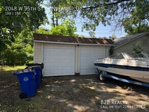 Building Photo - 2048 W 95th St