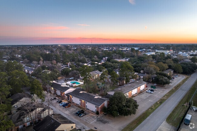 Context and Perspective - 800 Bellshire Apartments
