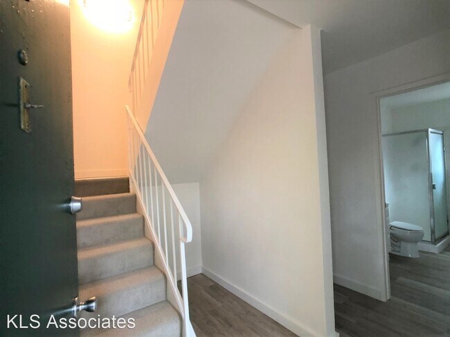 Building Photo - 1528 Woolsey St