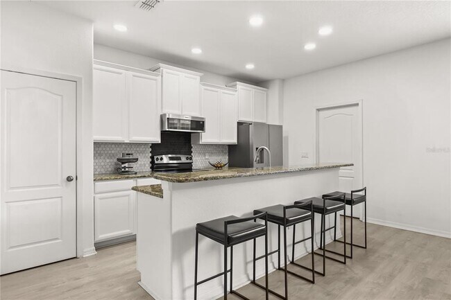 Foto del edificio - 7668 Fairgrove Ave