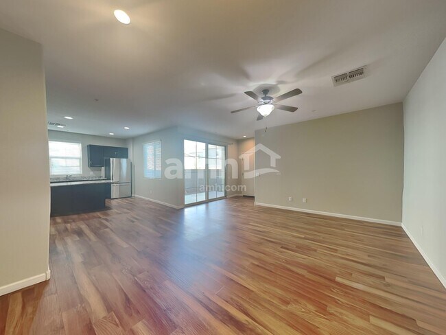 Foto del edificio - 20773 W Maiden Ln