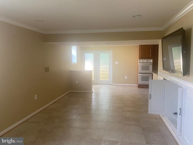 Building Photo - 8050 Settle Ct