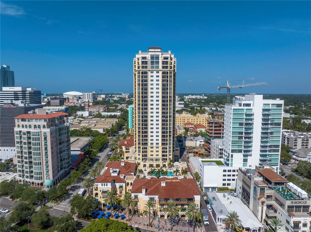 Foto principal - 300 Beach Dr NE