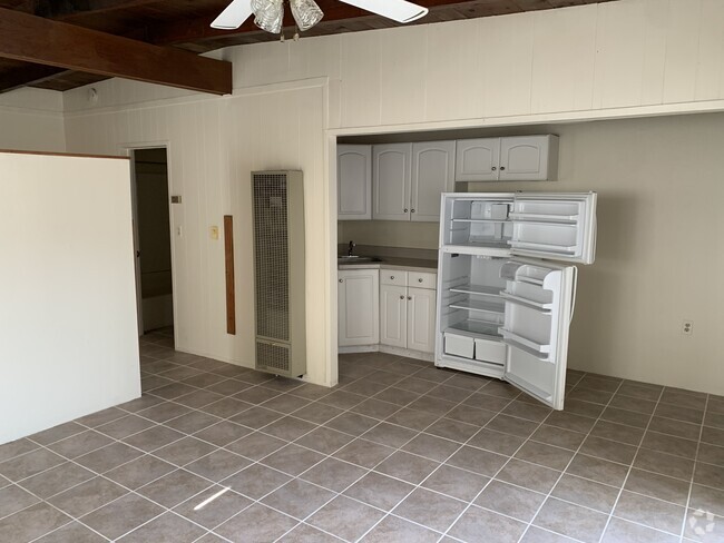 Building Photo - 2551 N Winstel Blvd