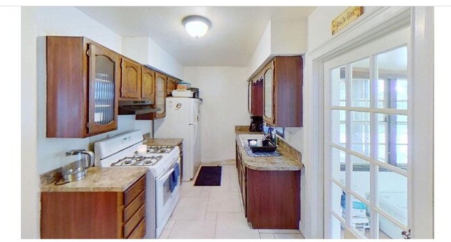 Building Photo - 709 Wisteria Ave