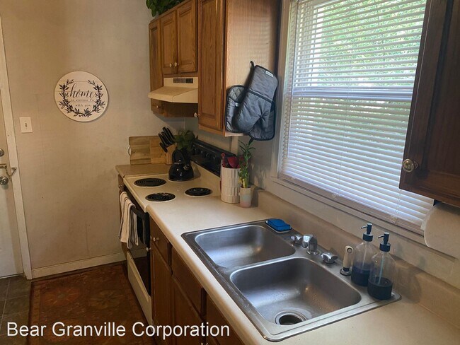Building Photo - 2 br, 1 bath House - 1112 S Lombardy St