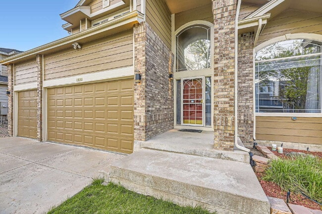 Building Photo - Luxury Living Awaits in this Grant Ranch Home! Meticulously Maintained Home Featuring 6 Bedrooms/...