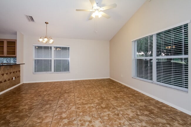 Foto del edificio - 6752 Waterton Dr