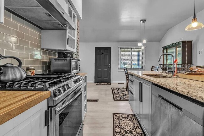Foto del edificio - 6726 Tonawanda Creek Rd