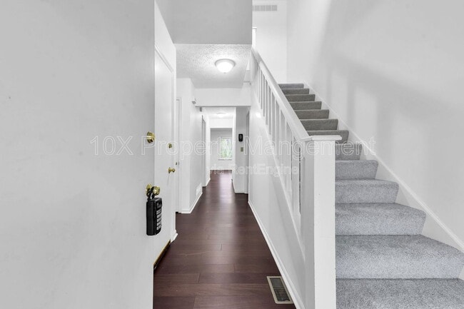 Foto del edificio - 5246 Brynwood Dr