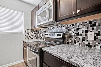 Building Photo - 5414 Reiger Ave